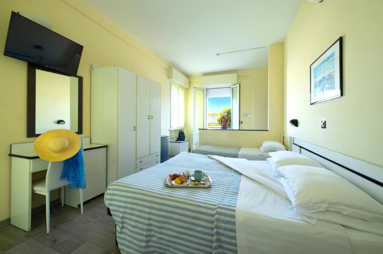 Hotel Baltic Cesenatico Eksteriør billede